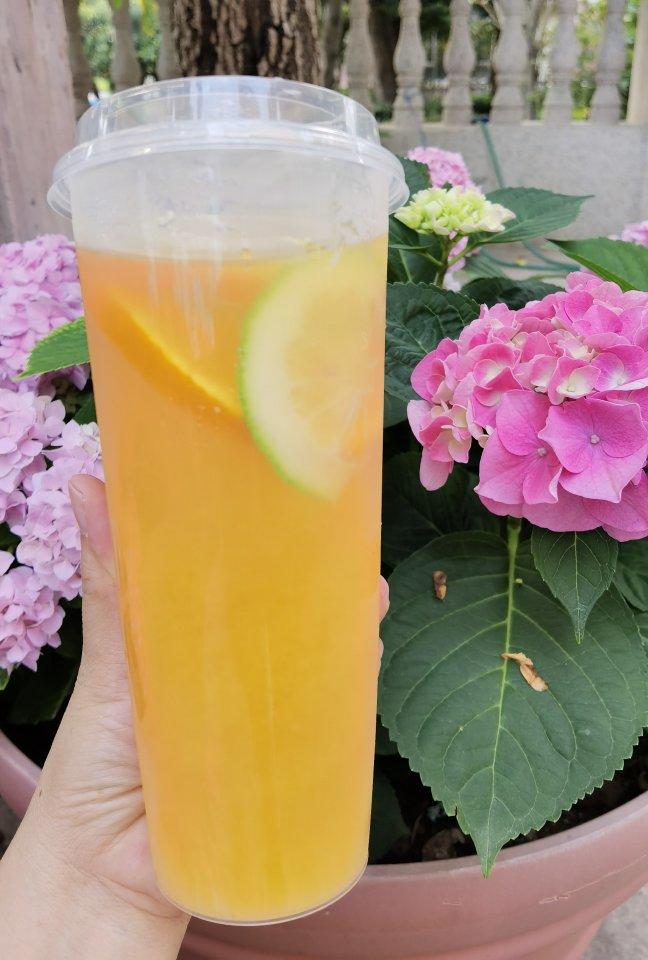 喜茶奈雪橙子饮品，霸气橙子简单好喝解暑
