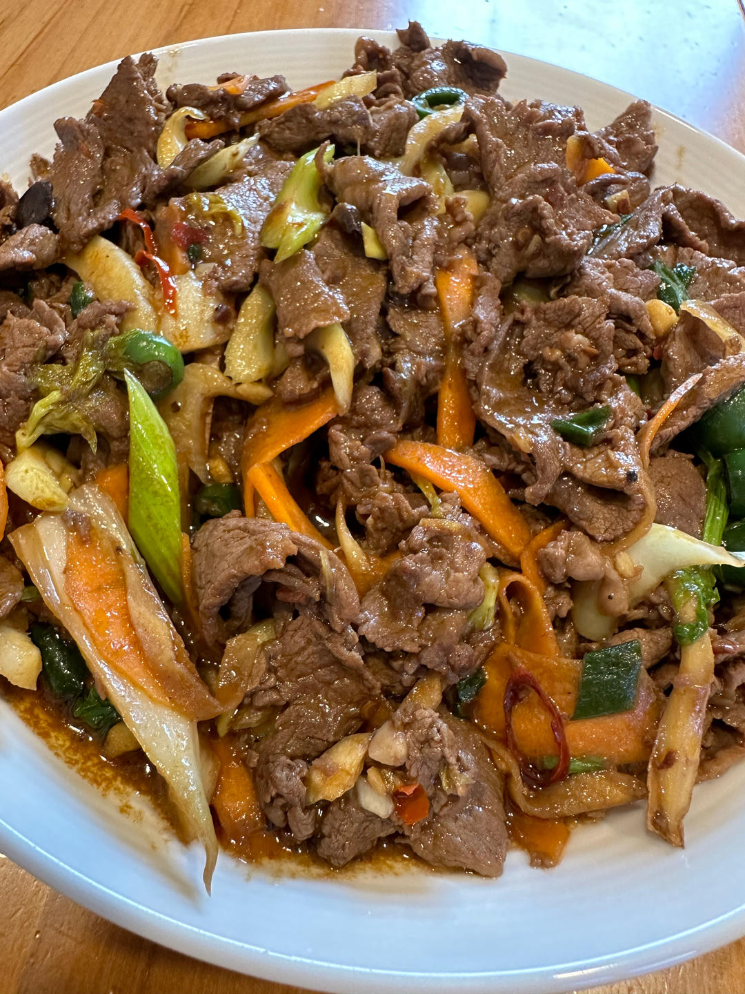 小炒牛肉（肉嫩味香）