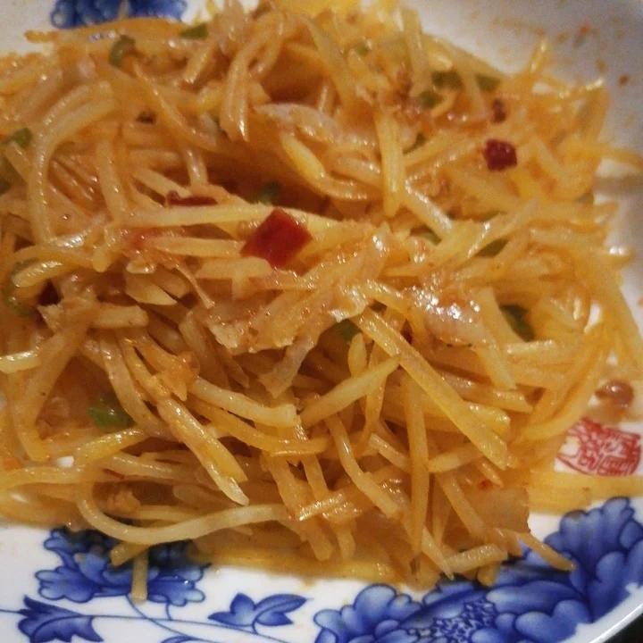 泡菜炒土豆丝