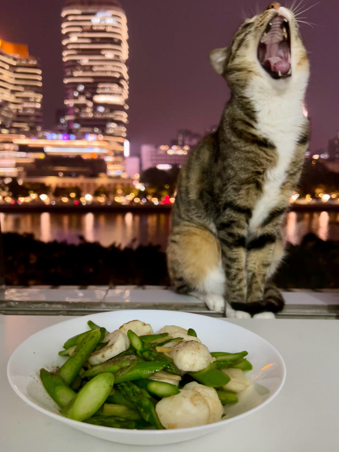 墨鱼丸炒芦笋