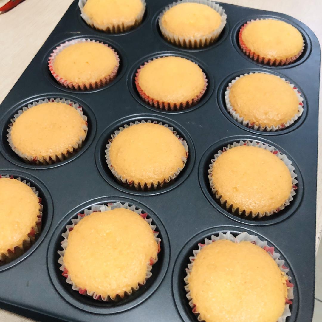 海绵纸杯小蛋糕🧁一次性打发不回缩的做法