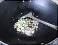 猪油炒米线的做法 步骤5