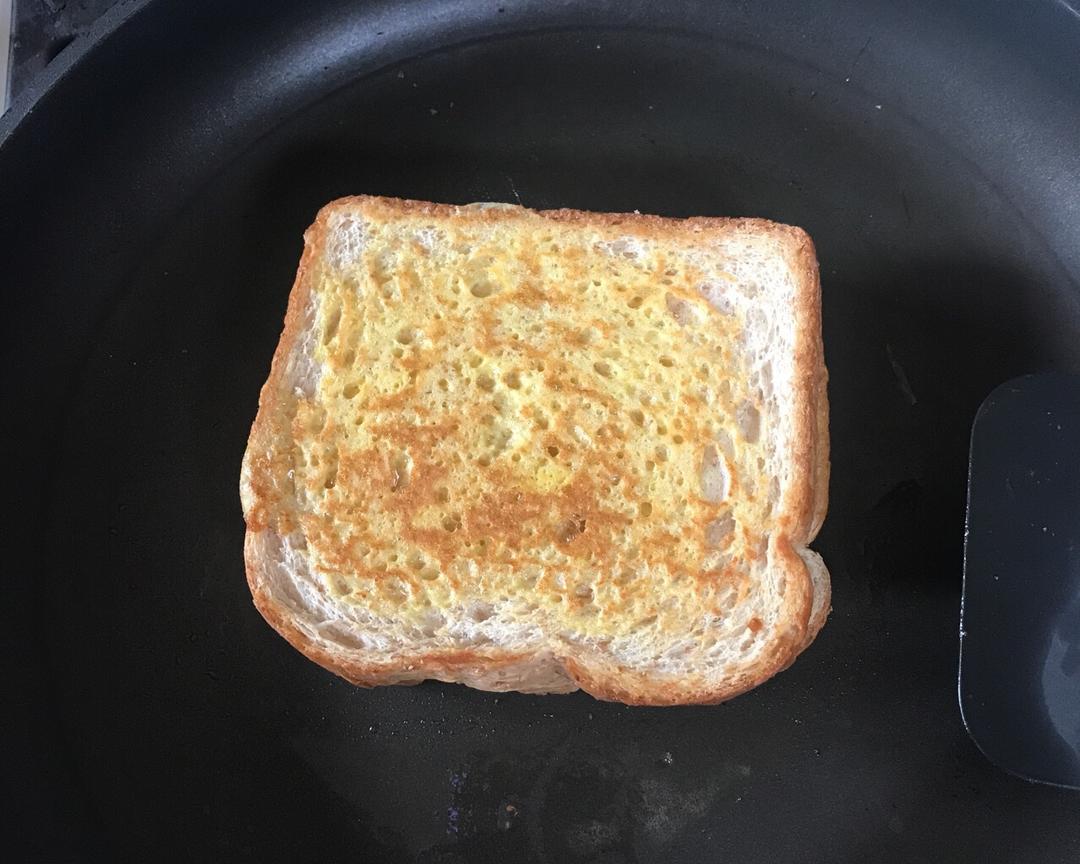 芝心培根蛋烤面包片Grilled cheese西式早餐的做法 步骤3