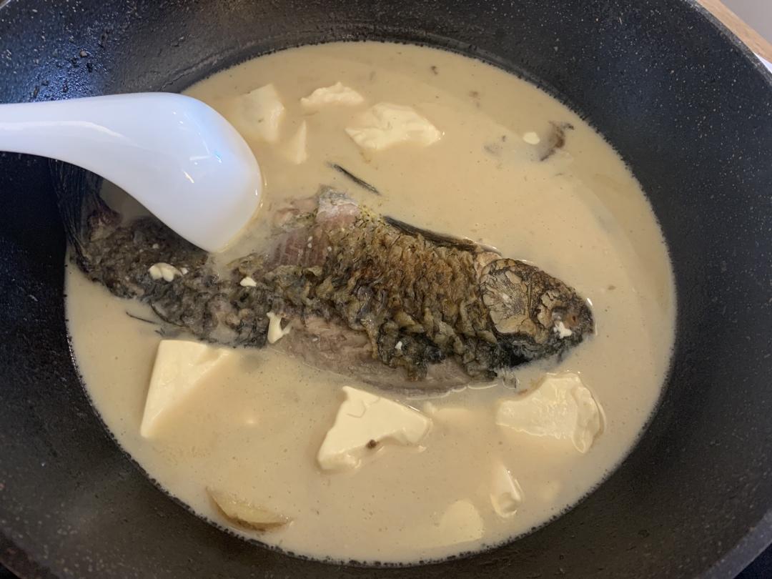 奶白鲫鱼豆腐汤|一条鱼最后的温柔