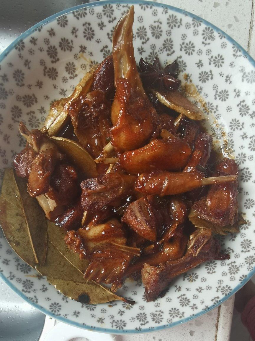 美味的红烧鸽子