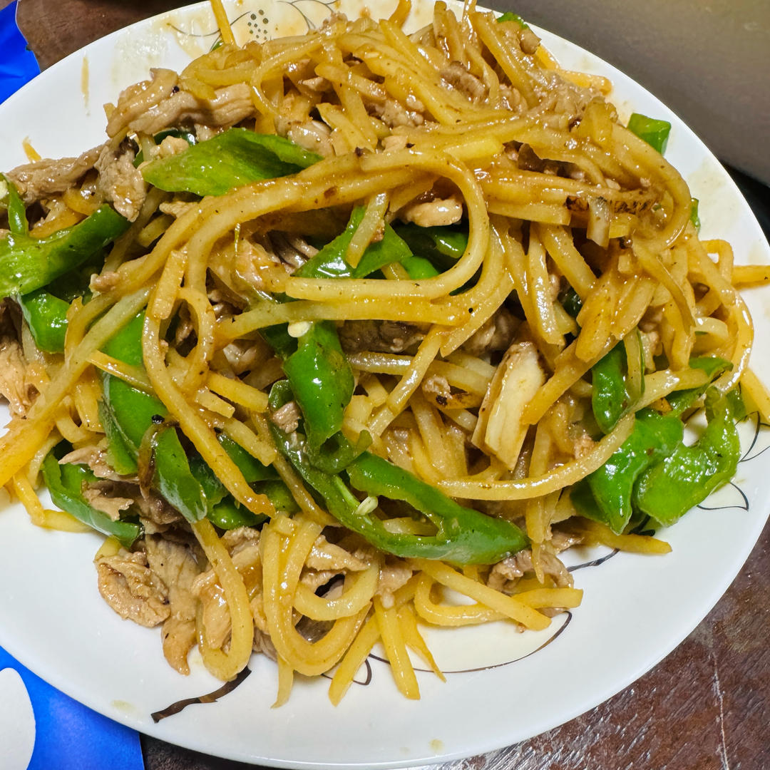 青椒土豆炒肉丝