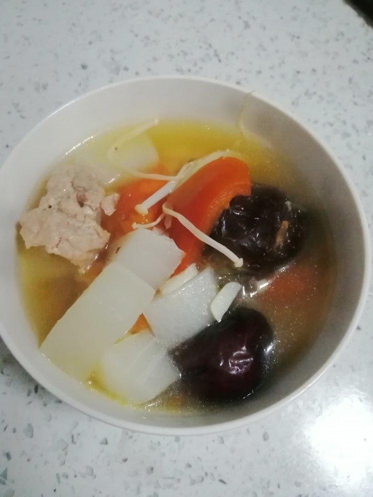 蕃茄红萝卜马铃薯瘦肉汤