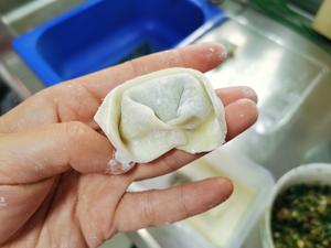 青菜菌菇瘦肉馄饨（附包馄饨和煮馄饨的方法）的做法 步骤8