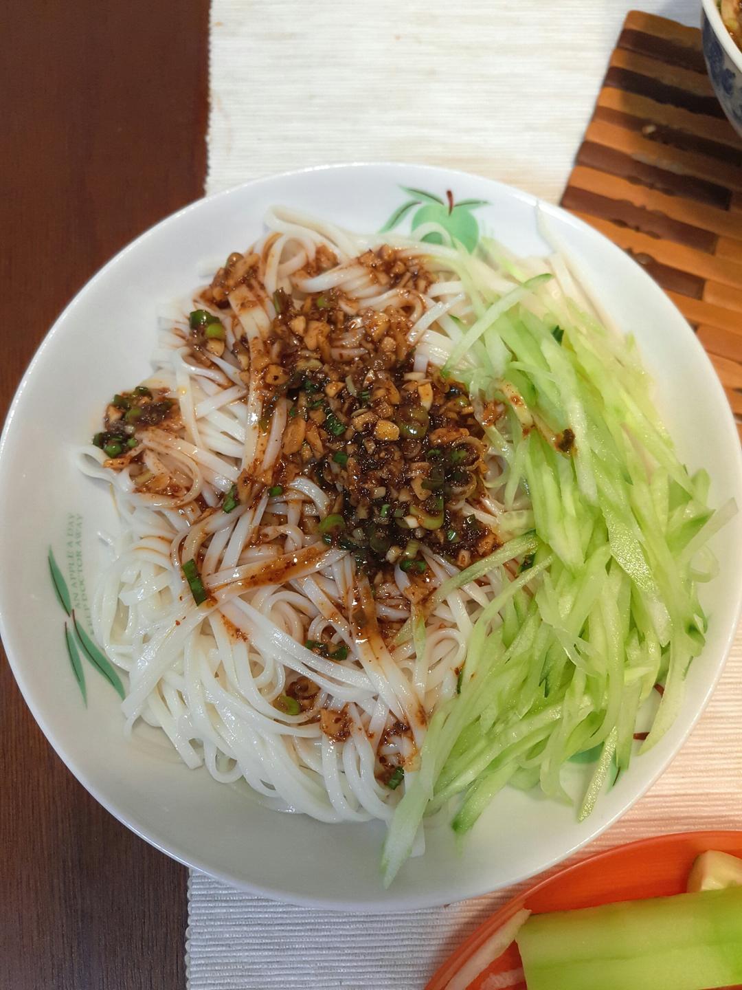 姥姥的爽口凉面！（干拌挂面）