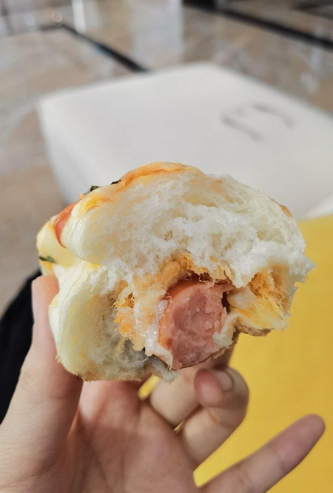 超级松软的肉松肠仔包