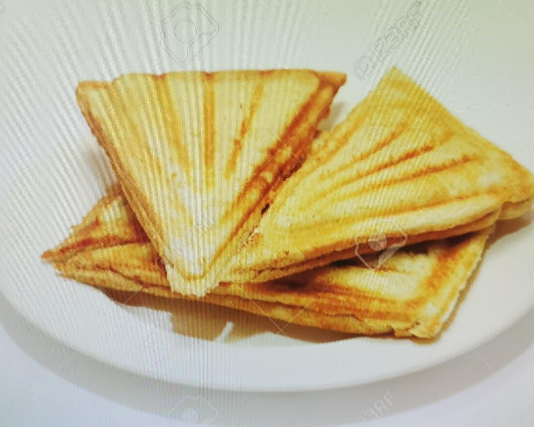 Tuna Melt Toastie 吞拿鱼起司烤三明治的做法