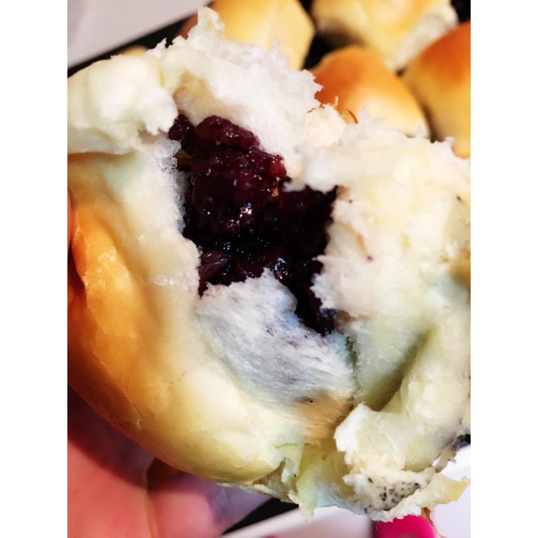 软软萌萌的紫米小面包