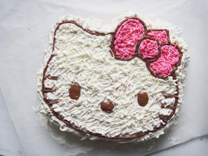 Hello Kitty奶油蛋糕的做法 步骤12