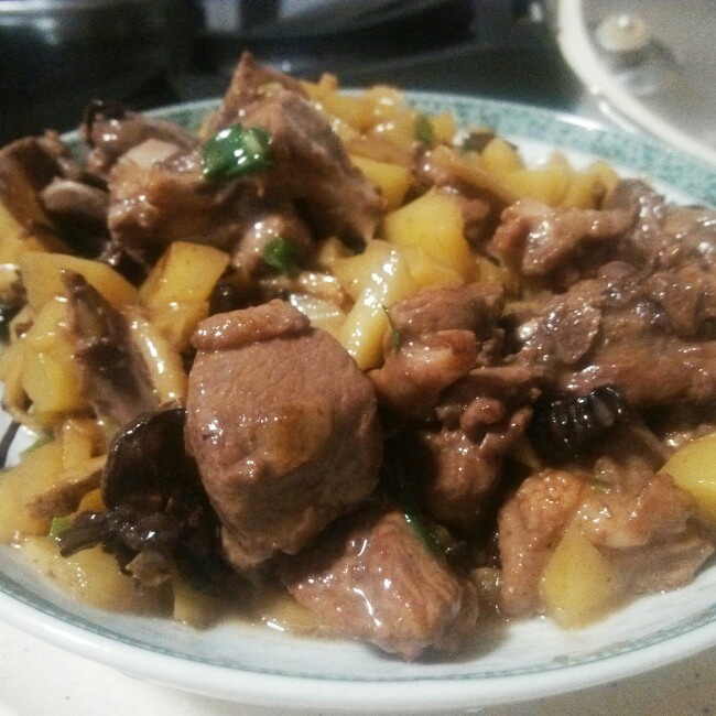 土豆焖鸭