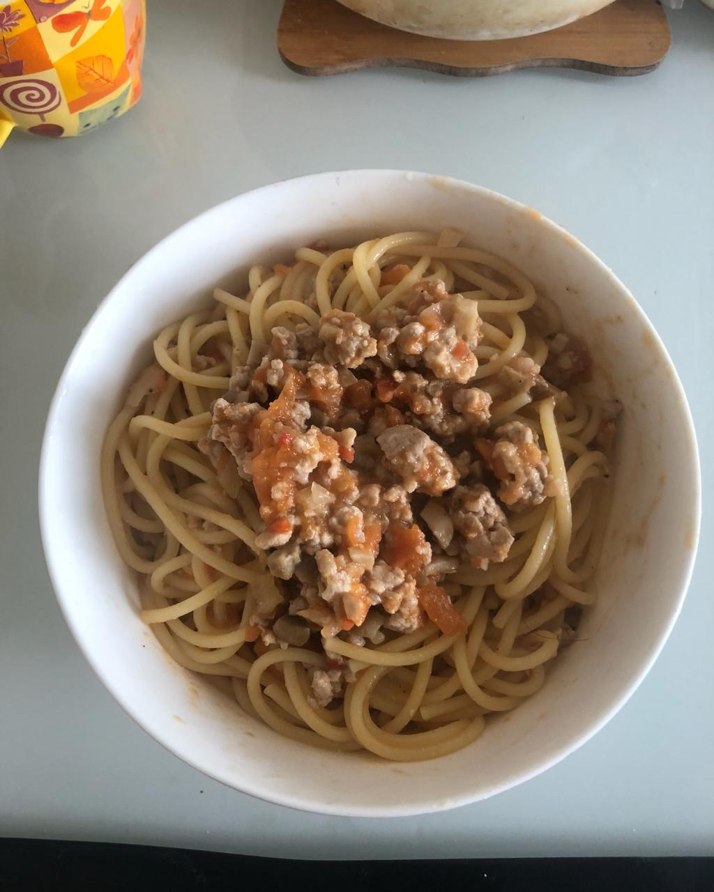 超级美味正宗的意大利番茄肉酱面