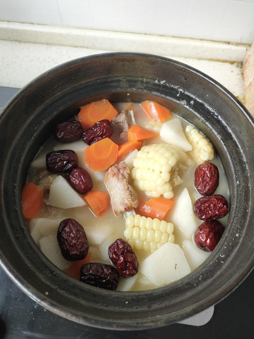 连吃三碗的玉米山药排骨汤