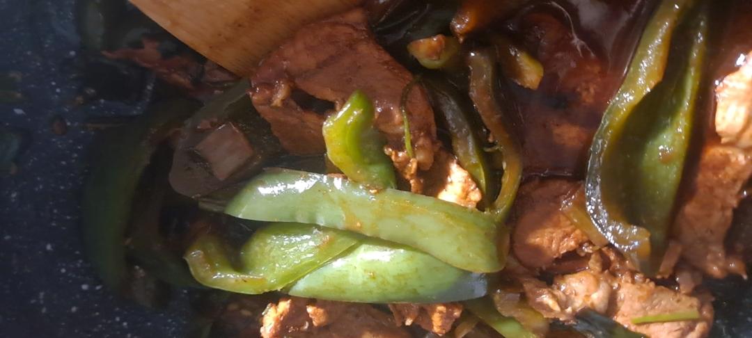 下饭神器👉青椒炒肉