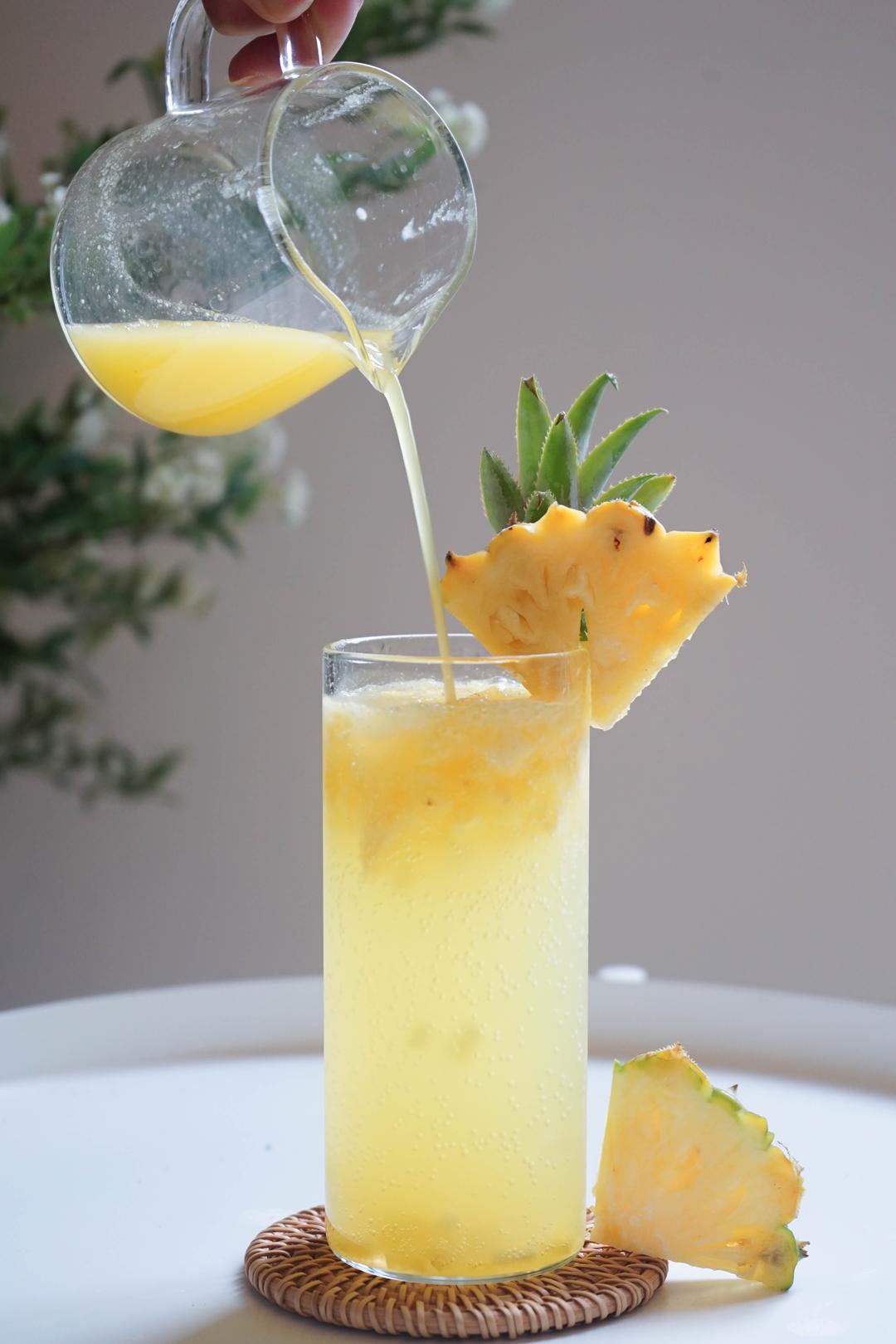 来～干了这杯快乐的95菠萝气泡水的做法 步骤9