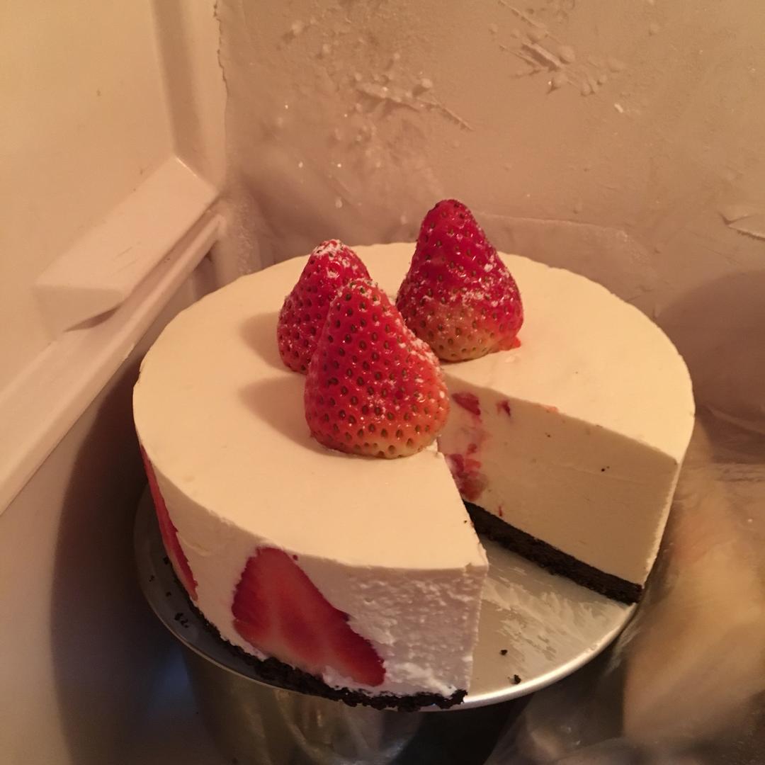 ohjia啊做的超简单的草莓芝士蛋糕