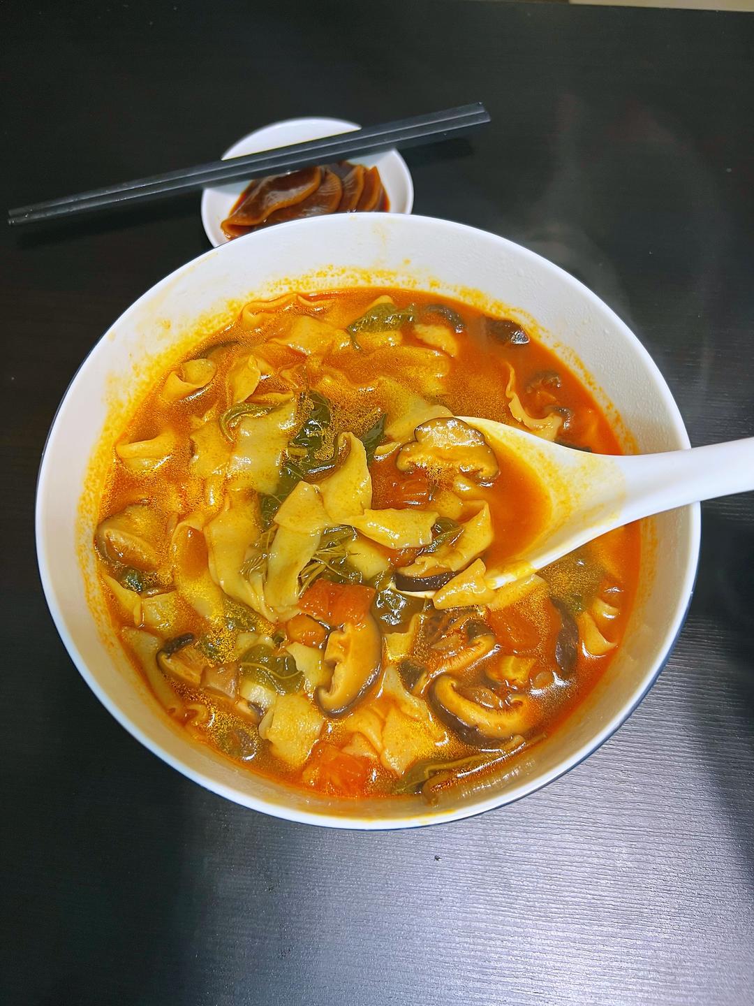 手擀茄汁面的做法