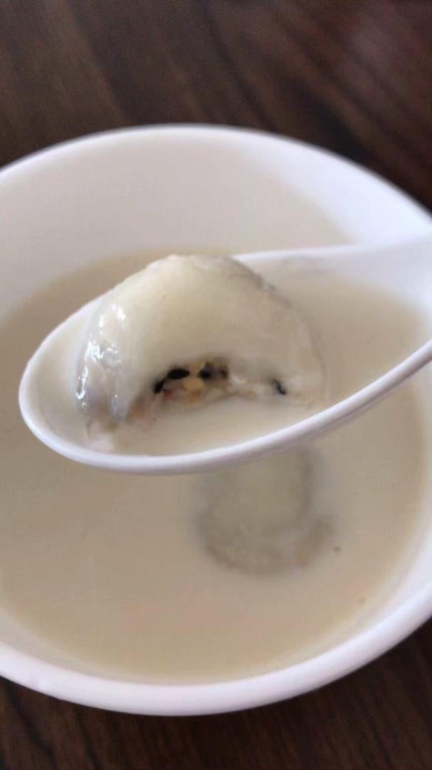 黑芝麻汤圆
