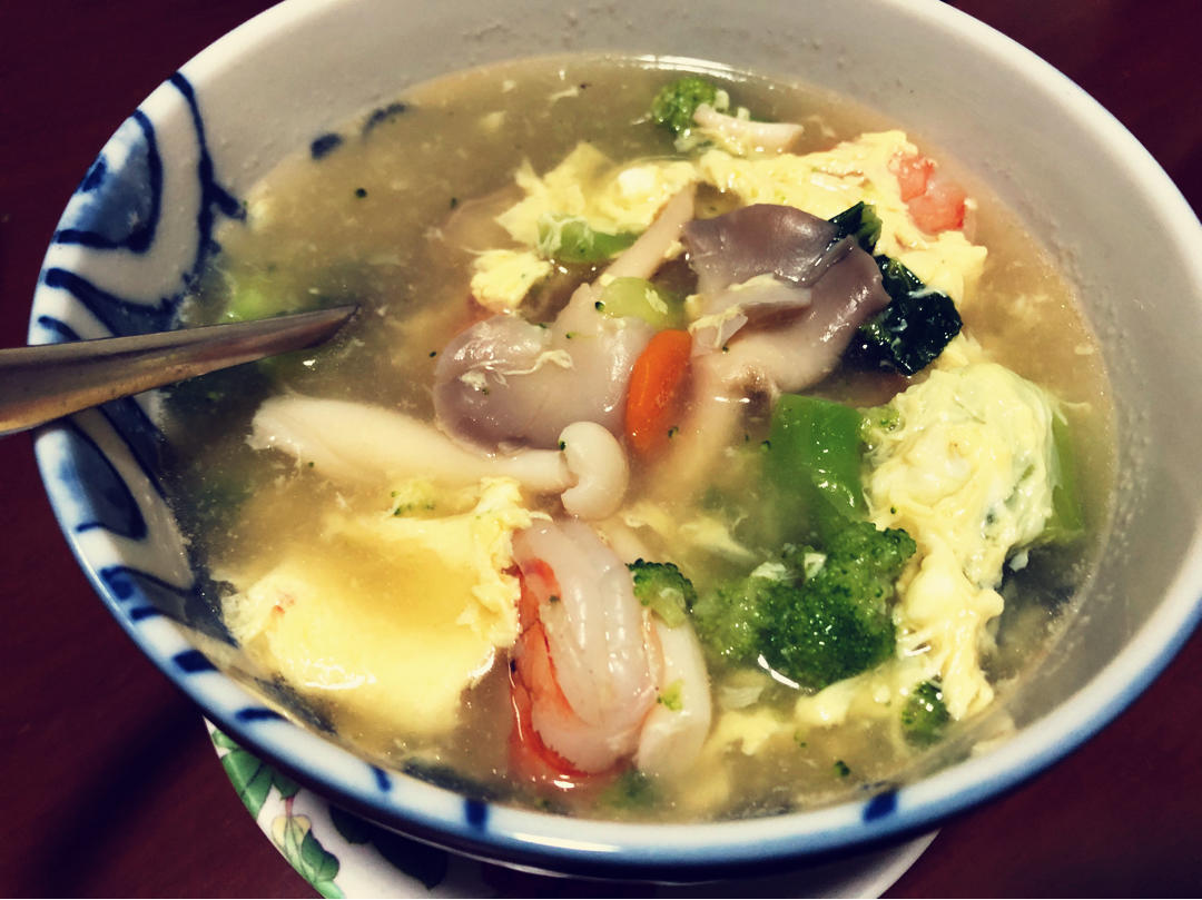 鲜虾蔬菜蘑菇减脂汤