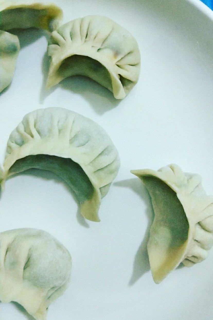 韭菜猪肉饺子(最简单最好吃又最多汁的饺子)