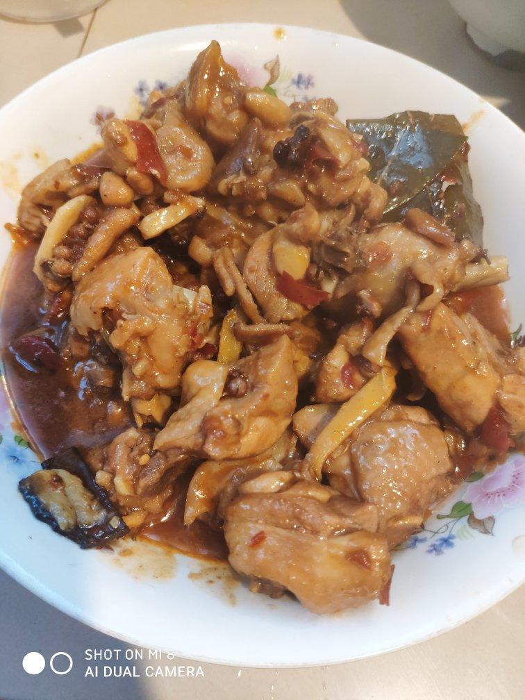 超级好吃的红烧鸡块