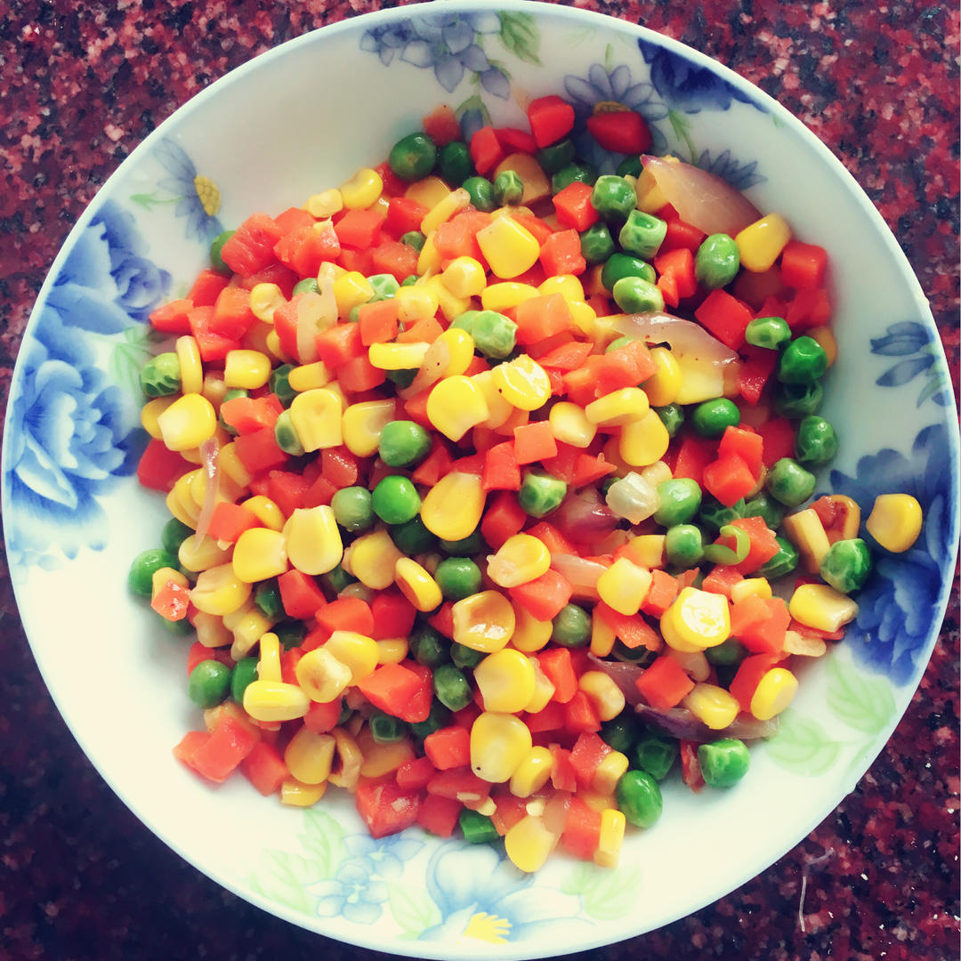 胡萝卜玉米炒黄瓜