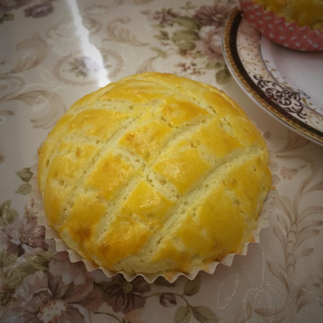 好吃到炸裂的港式菠萝包（附带制作酥皮的小视频）