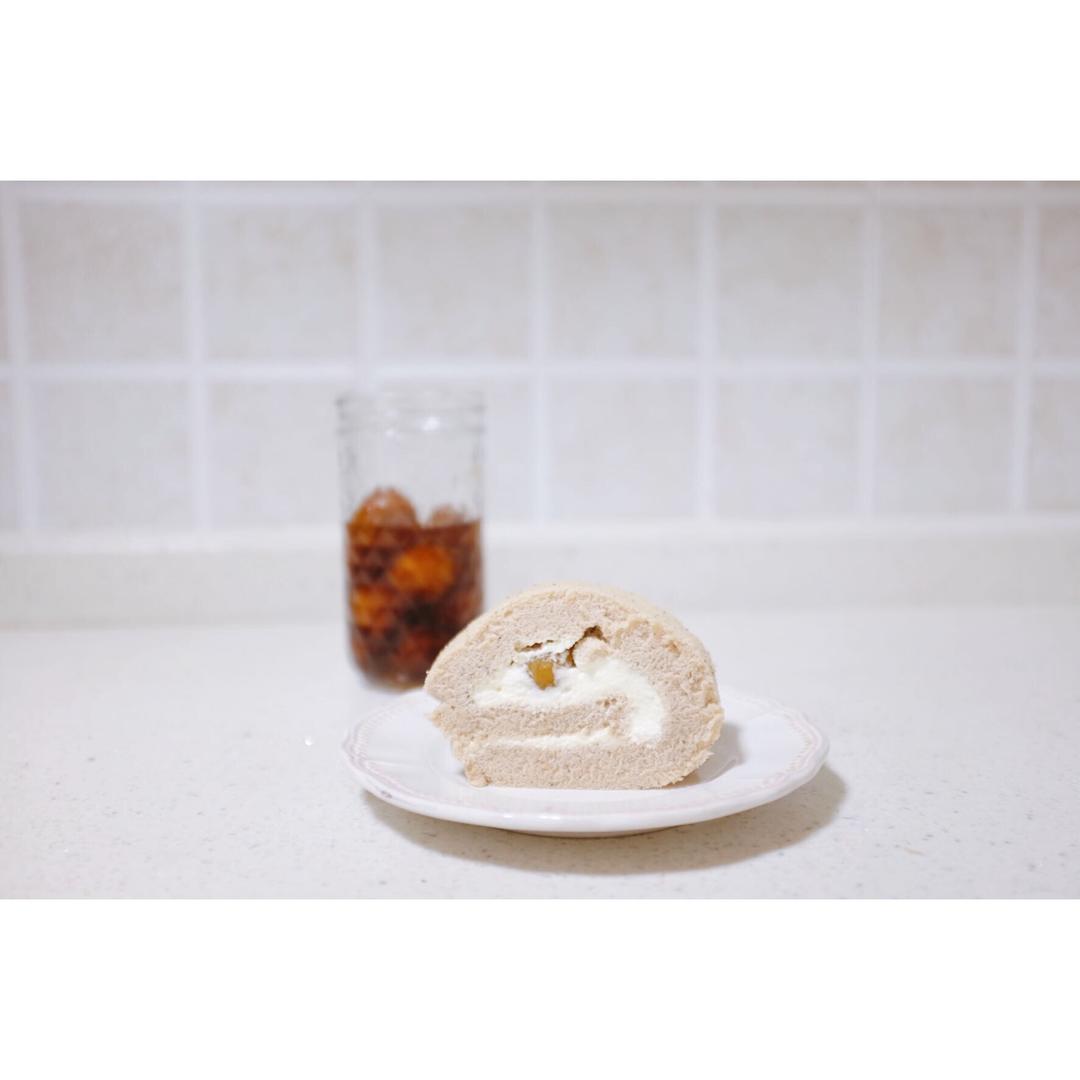 一个栗子卷（红茶蛋糕体）