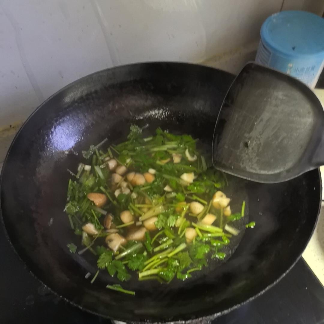 明明是素汤 却鲜得像鸡汤一样的「口蘑汤」