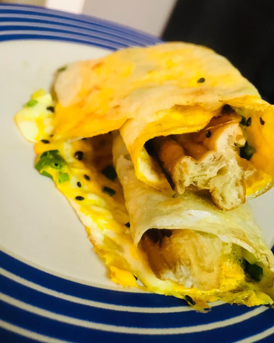 家庭版煎饼果子---快手健康早餐，利用家里现有材料