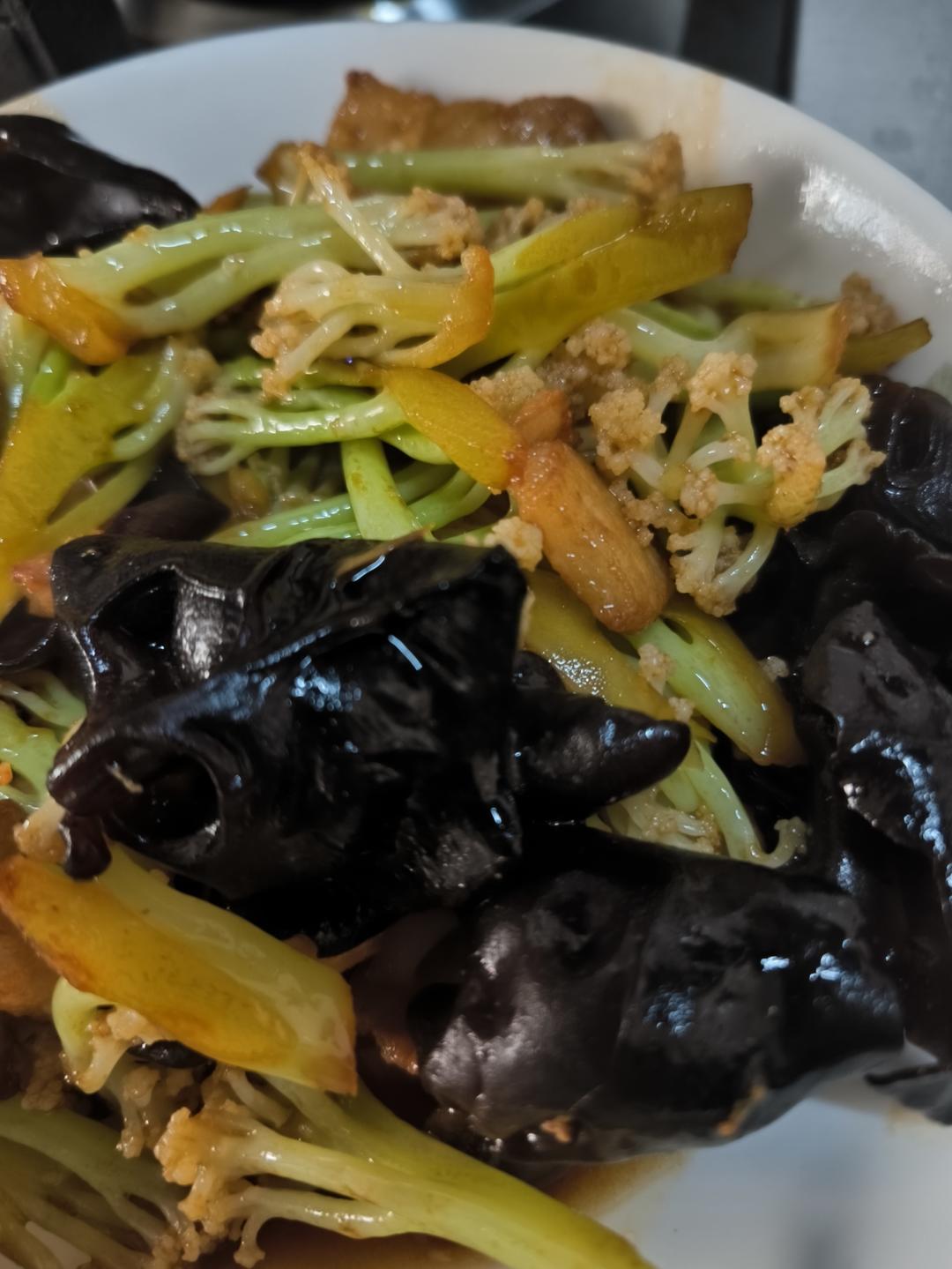 菜花木耳炒肉片