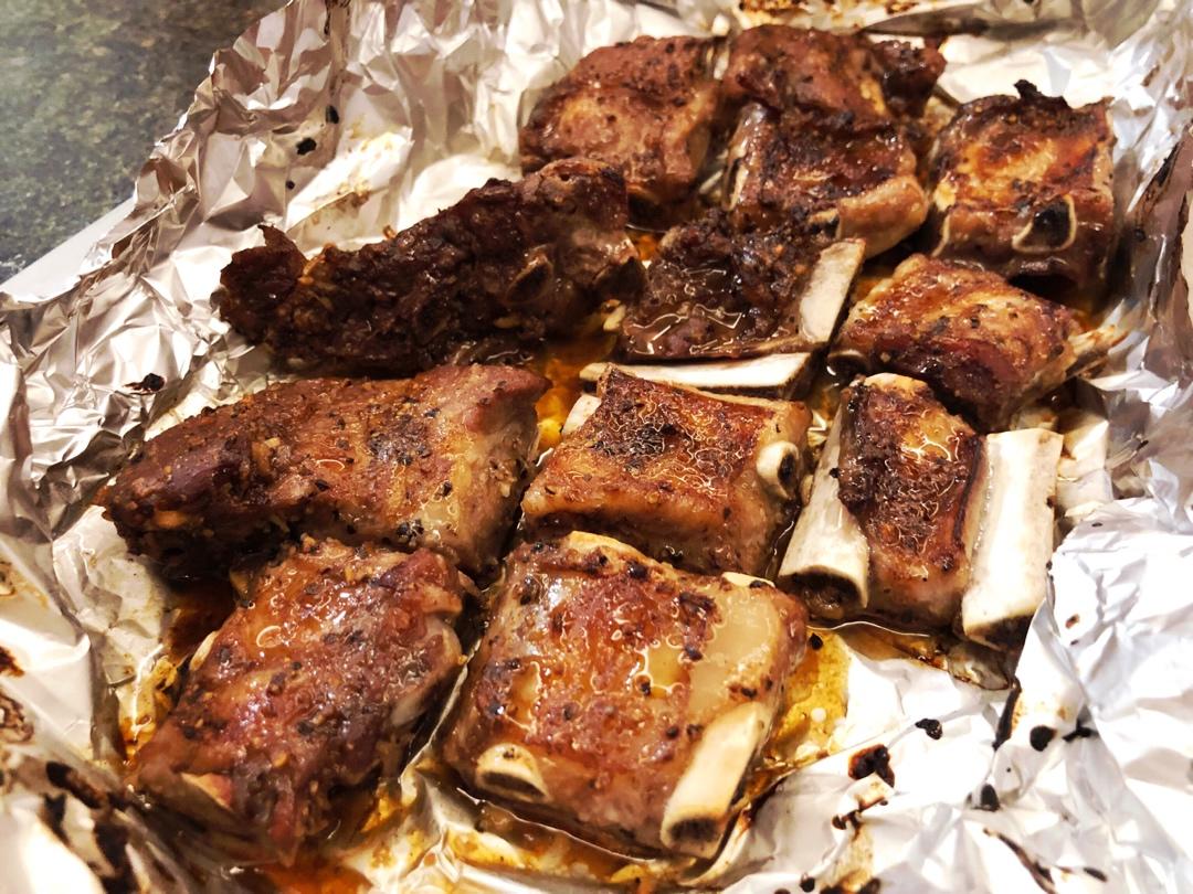 最简单的焦香软糯烤猪肋排