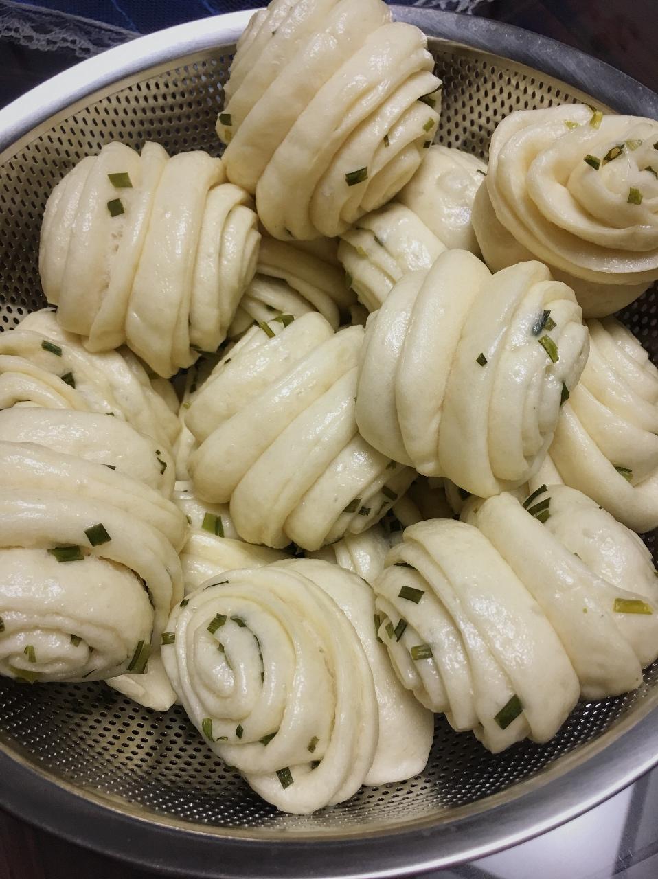 传统的葱油花卷