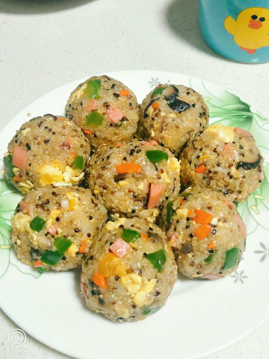 三色藜麦蔬菜饭团