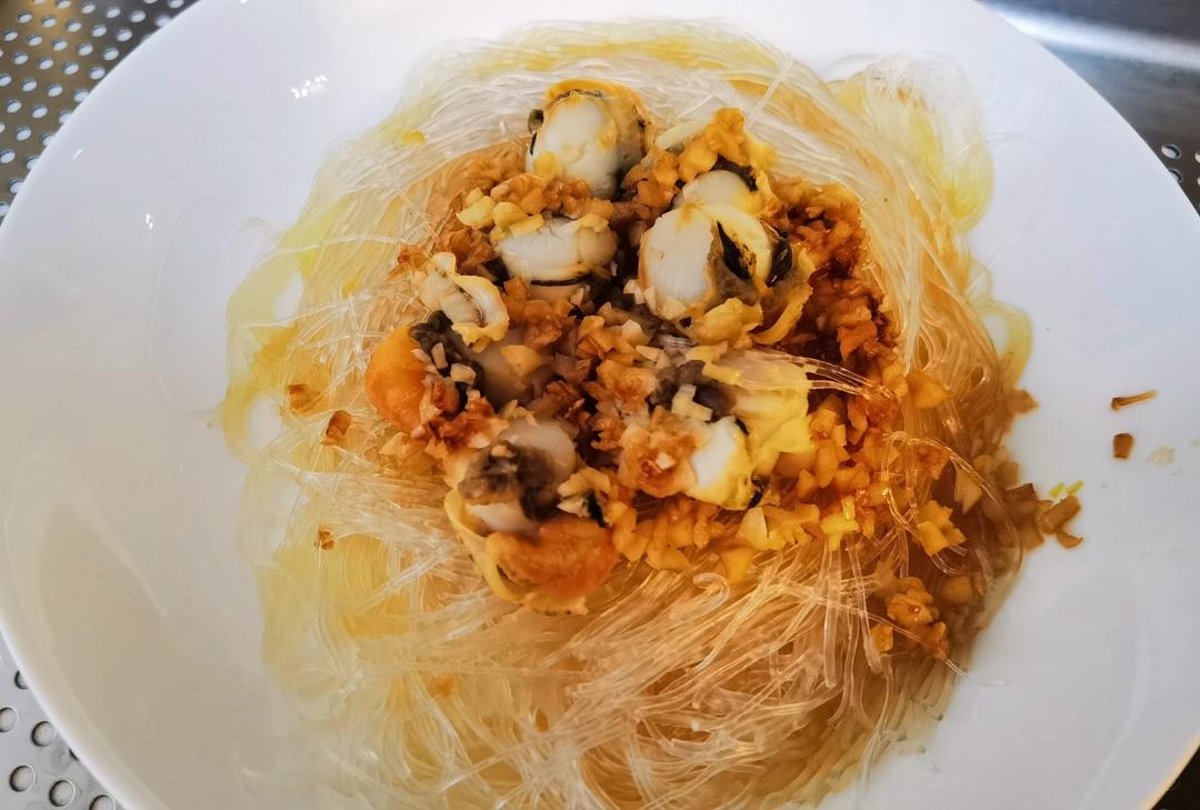 蒜蓉粉丝蒸扇贝肉（家庭简易版）