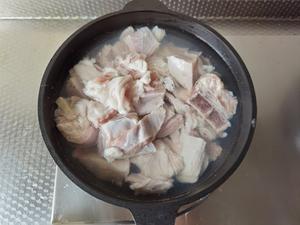 微辣鲜香青红椒炒羊肉的做法 步骤1