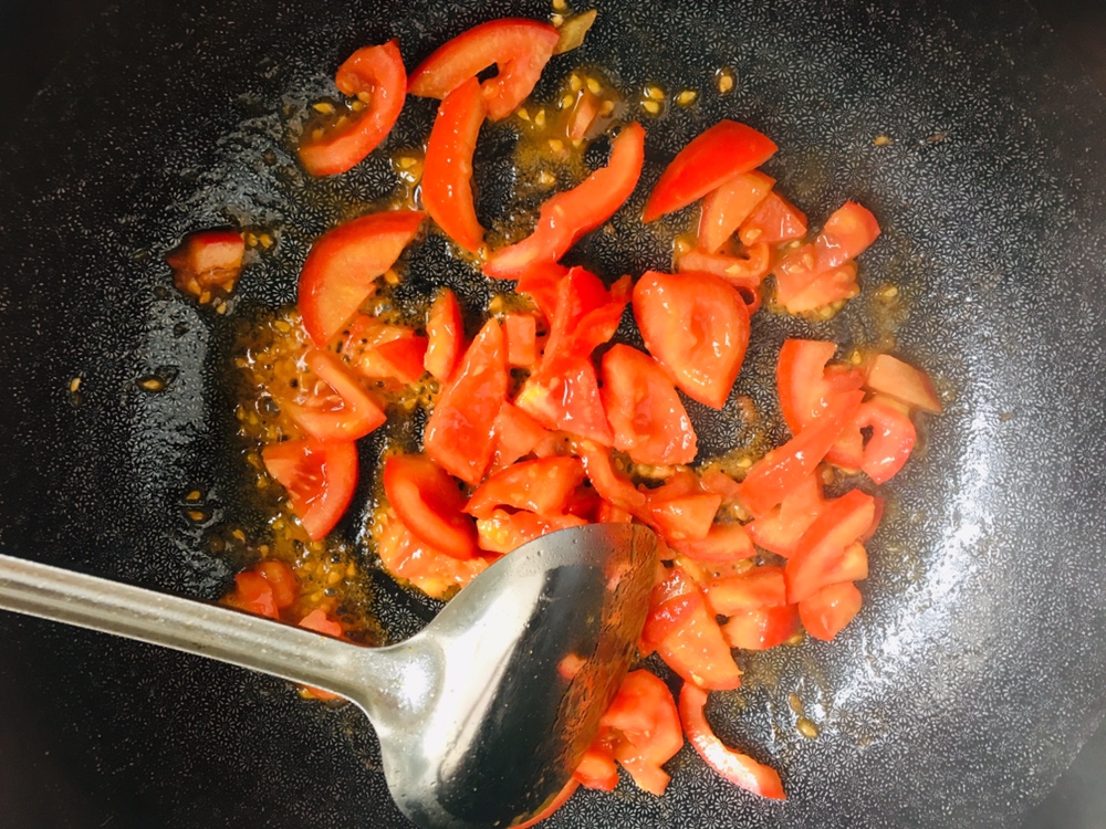 最好吃最简单的经典西红柿鸡蛋面！让你一秒变煮面达人！的做法 步骤4