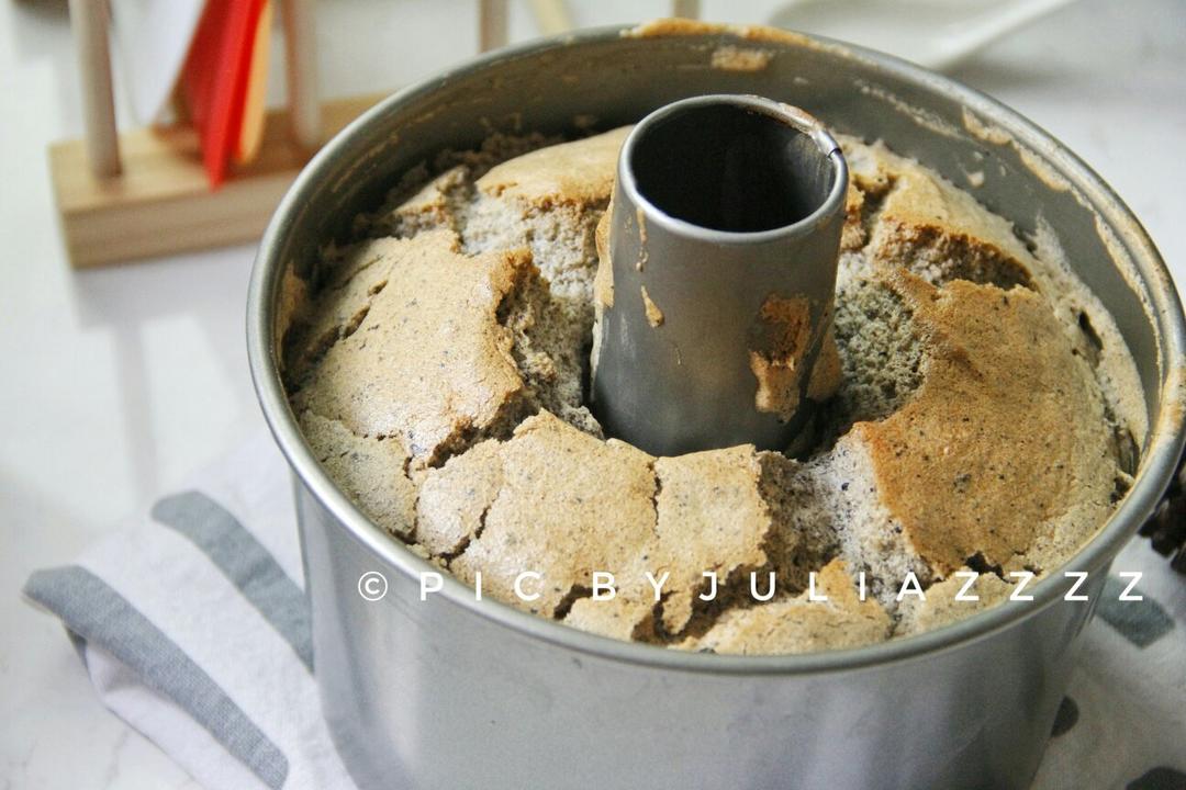 不“气疯”的戚风蛋糕-黑芝麻戚风