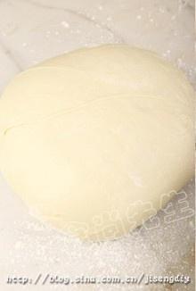 香脆坚果乳酪面包的做法 步骤2