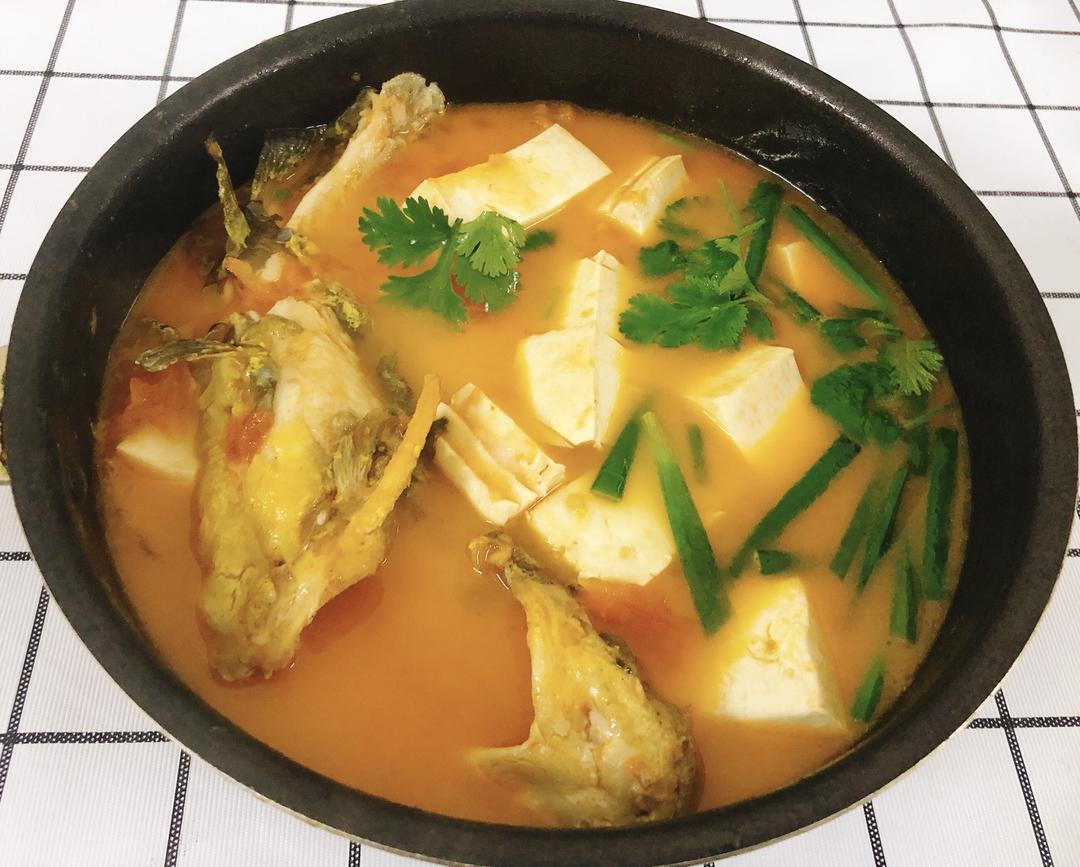 黄骨鱼番茄嫩豆腐汤，味道鲜美，好吃易做！的做法