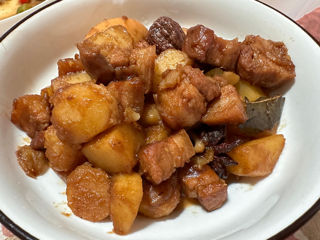 堂妈小厨——小土豆红烧肉