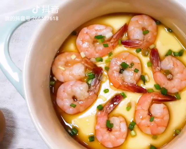 丝滑如镜的～虾仁蒸蛋的做法