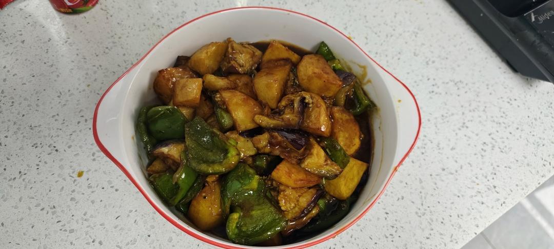 地三鲜（茄子，土豆，青椒）
