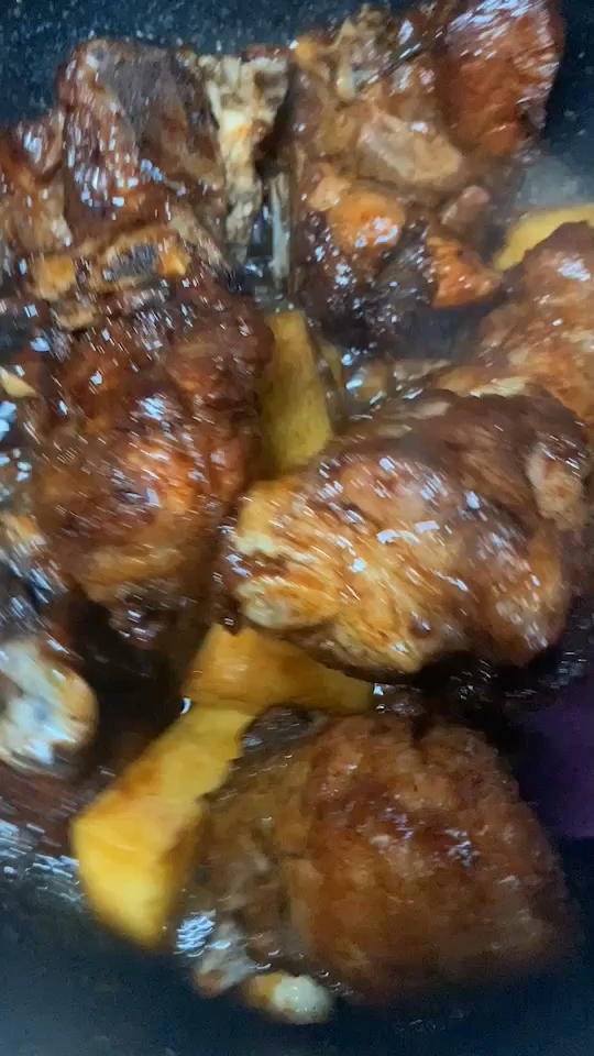 猪骨头烩酸菜(内蒙古巴彦淖尔特色菜)