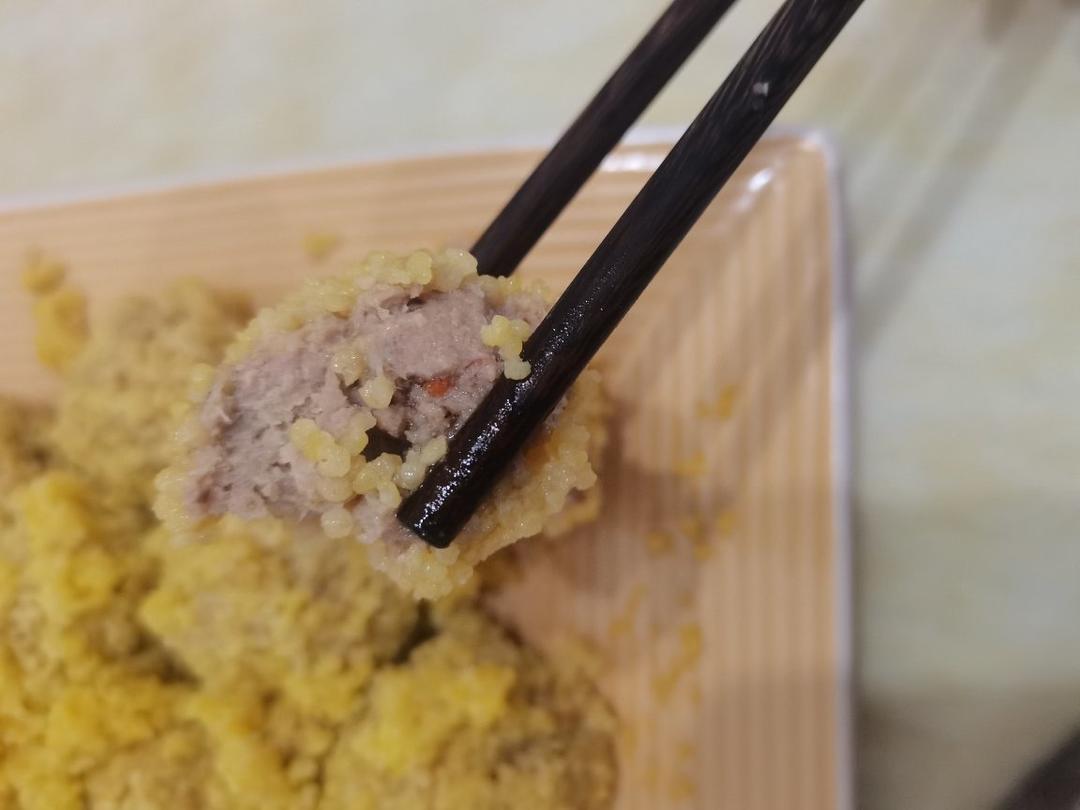 小米别再只会煮粥了 这样做给宝宝抢着吃  蒸小米香菇胡萝卜肉丸子  小米蒸肉丸 蔬菜肉丸 （一岁以上婴幼儿辅食）营养丰富不上火