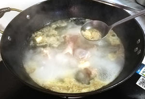 尝理大骨藕汤的做法 步骤2