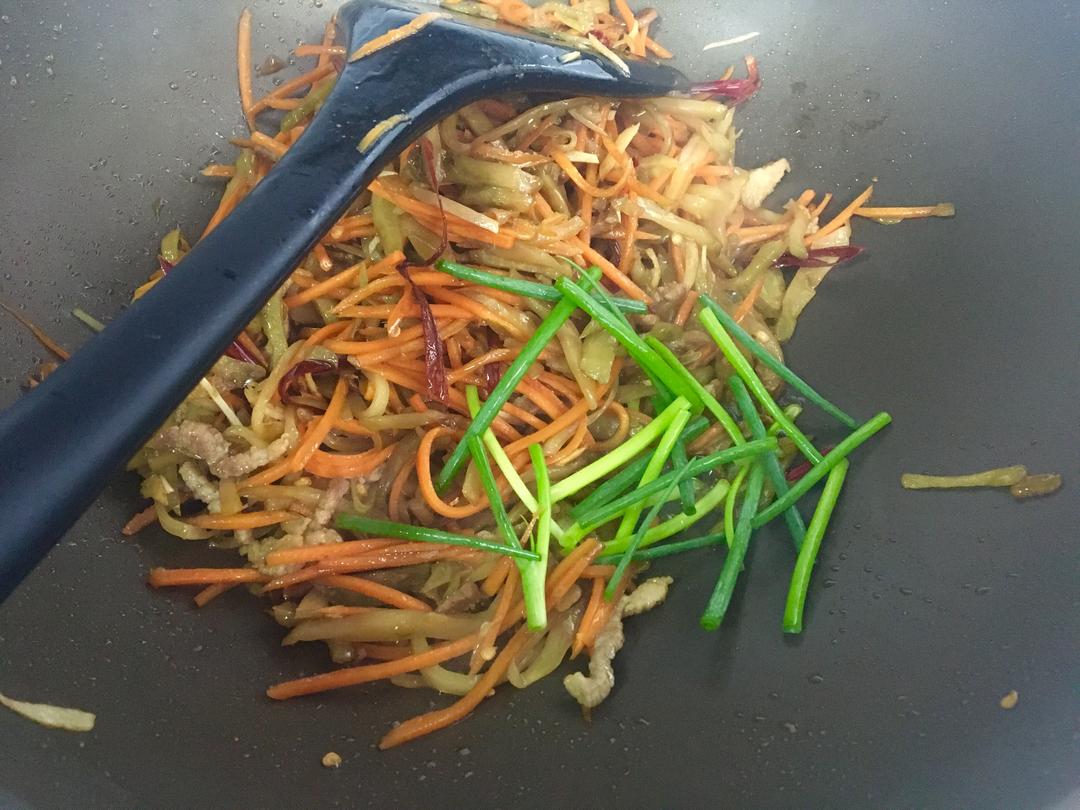 榨菜炒胡萝卜的做法 步骤13